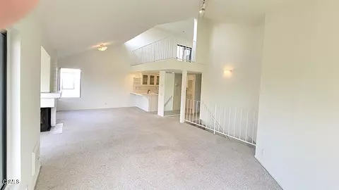 Living - 3404 Sunset Ln, Oxnard, CA 93035 photo 2 of 6