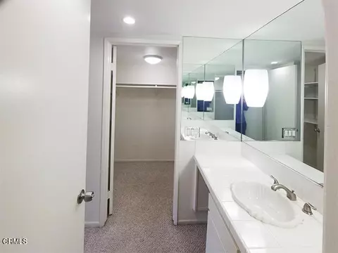 Bath - 3404 Sunset Ln, Oxnard, CA 93035 photo 1 of 2