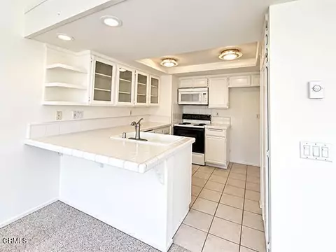 Kitchen - 3404 Sunset Ln, Oxnard, CA 93035 photo 1 of 2