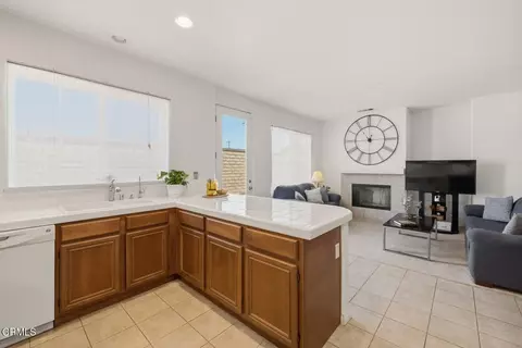 Kitchen - 241 Bishop Way, Oxnard, CA 93033 photo 4 of 5