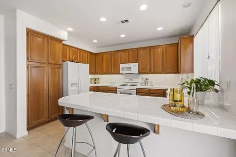 Kitchen - 241 Bishop Way, Oxnard, CA 93033 photo 2 of 5