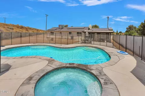 Exterior - 15189 Rodeo St, Hesperia, CA 92345 photo 5 of 5