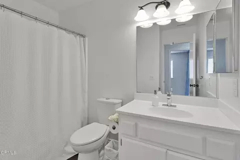 Bath - 15189 Rodeo St, Hesperia, CA 92345 photo 2 of 2