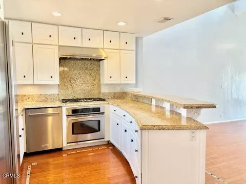 Kitchen - 4514 Gateshead Bay, Oxnard, CA 93035 photo 1 of 3