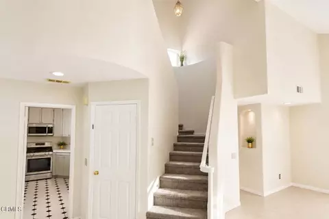 Entry Way - 5113 Downwind Way, Oxnard, CA 93033 photo 1 of 6