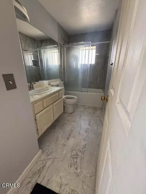 Bath - 5113 Downwind Way, Oxnard, CA 93033 photo 5 of 5