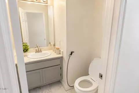 Bath - 5113 Downwind Way, Oxnard, CA 93033 photo 2 of 5