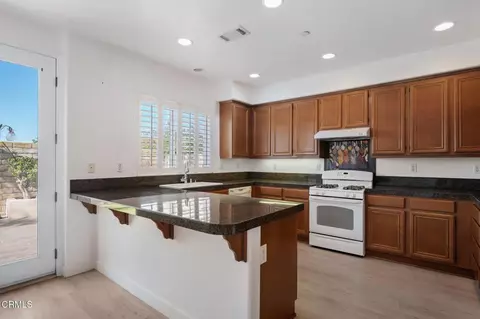 Kitchen - 525 Dylan Dr #58, Oxnard, CA 93033 photo 4 of 4