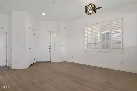 Living - 525 Dylan Dr #58, Oxnard, CA 93033 photo 6 of 7