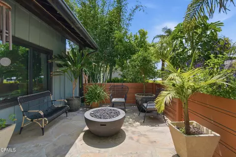 Exterior - 1130 Bogota Ct, Oxnard, CA 93035 photo 4 of 9
