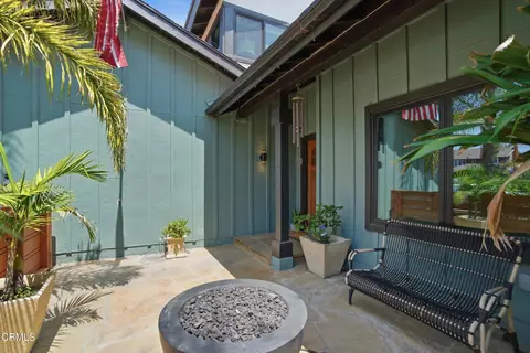 Exterior - 1130 Bogota Ct, Oxnard, CA 93035 photo 5 of 9
