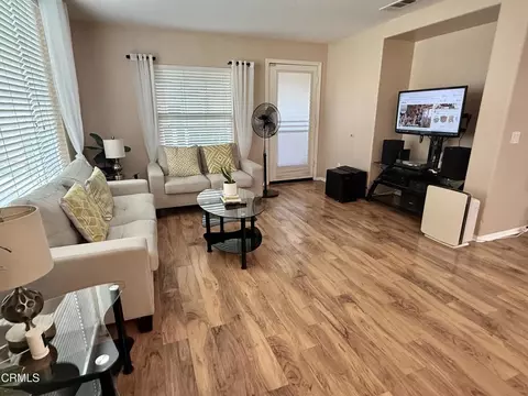 Living - 3741 Dunkirk Dr, Oxnard, CA 93035 photo 3 of 3