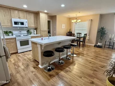 Kitchen - 3741 Dunkirk Dr, Oxnard, CA 93035 photo 4 of 5