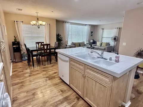 Kitchen - 3741 Dunkirk Dr, Oxnard, CA 93035 photo 5 of 5