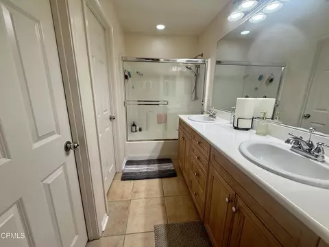 Bath - 3741 Dunkirk Dr, Oxnard, CA 93035 photo 2 of 3