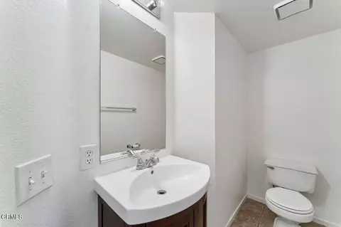 Bath - 727 Kingfisher Way, Oxnard, CA 93030 photo 3 of 3