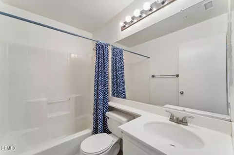 Bath - 727 Kingfisher Way, Oxnard, CA 93030 photo 2 of 3