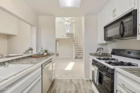 Kitchen - 2226 Martinique Ln, Oxnard, CA 93035 photo 4 of 4