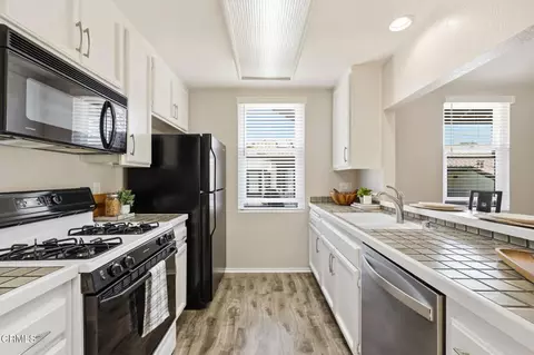 Kitchen - 2226 Martinique Ln, Oxnard, CA 93035 photo 1 of 4
