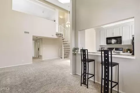 Living - 2226 Martinique Ln, Oxnard, CA 93035 photo 1 of 10