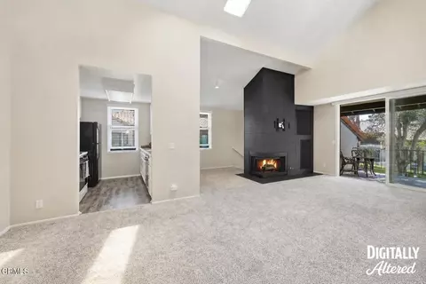 Living - 2226 Martinique Ln, Oxnard, CA 93035 photo 3 of 10