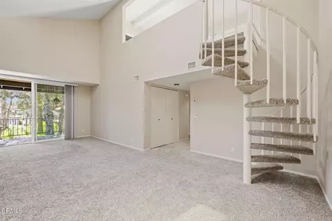 Living - 2226 Martinique Ln, Oxnard, CA 93035 photo 6 of 10