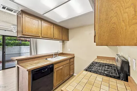 Kitchen - 505 Taxco Ct, Camarillo, CA 93010 photo 2 of 2