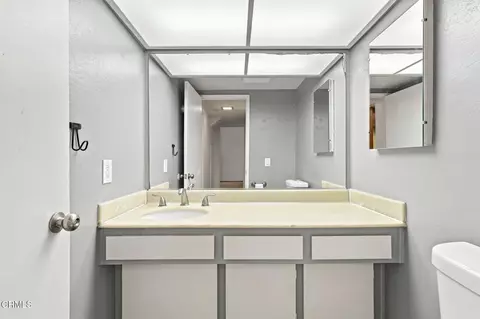 Bath - 505 Taxco Ct, Camarillo, CA 93010 photo 1 of 6