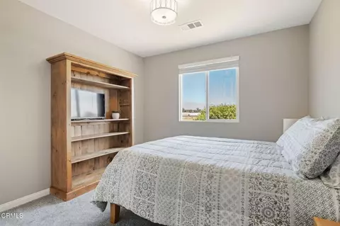 Bedroom - 573 Xanadu Way, Oxnard, CA 93036 photo 3 of 6