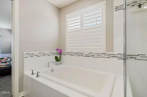 Bath - 573 Xanadu Way, Oxnard, CA 93036 photo 4 of 5