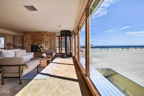 Living - 3009 Ocean Dr, Oxnard, CA 93035 photo 2 of 6