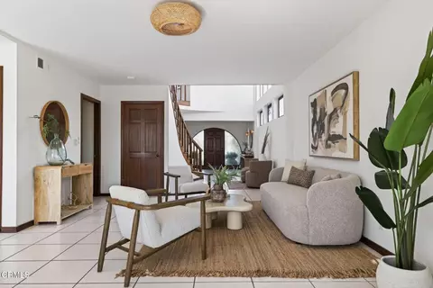 Entry Way - 3009 Ocean Dr, Oxnard, CA 93035 photo 5 of 8