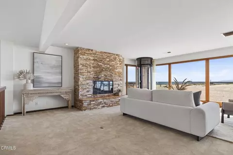 Living - 3009 Ocean Dr, Oxnard, CA 93035 photo 3 of 6