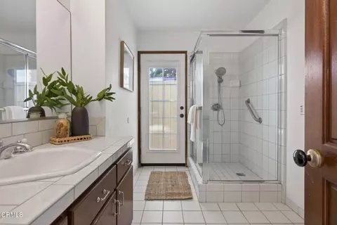 Bath - 3009 Ocean Dr, Oxnard, CA 93035 photo 1 of 4