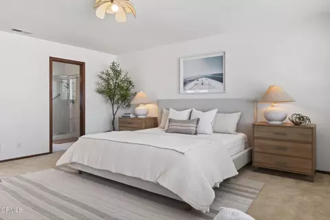 Bedroom - 3009 Ocean Dr, Oxnard, CA 93035 photo 3 of 5