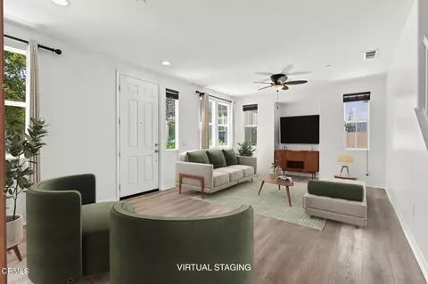 Living - 3145 Lisbon Ln, Oxnard, CA 93036 photo 2 of 8