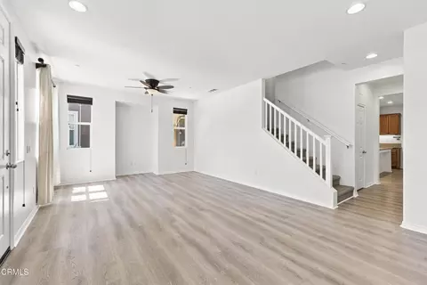 Living - 3145 Lisbon Ln, Oxnard, CA 93036 photo 5 of 8