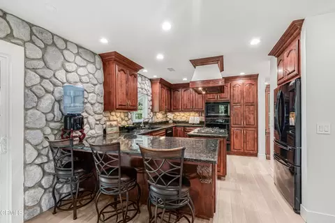 Kitchen - 130 Anacapa Dr, Camarillo, CA 93010 photo 3 of 5