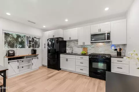 Kitchen - 130 Anacapa Dr, Camarillo, CA 93010 photo 4 of 5