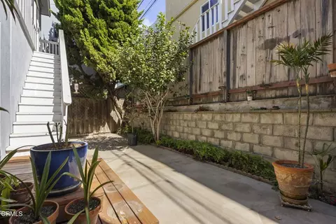 Exterior - 332 Sunset Dr, Oxnard, CA 93035 photo 3 of 7