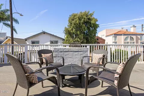 Exterior - 332 Sunset Dr, Oxnard, CA 93035 photo 5 of 7