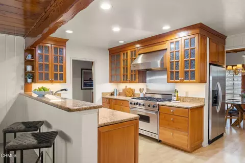 Kitchen - 332 Sunset Dr, Oxnard, CA 93035 photo 2 of 6