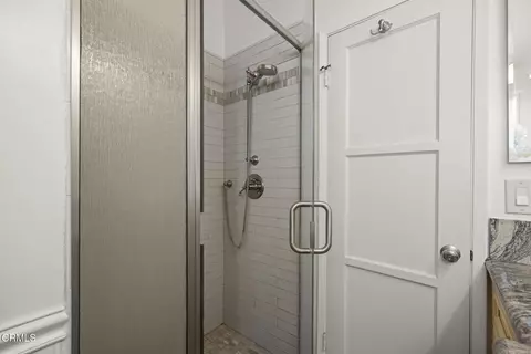 Bath - 332 Sunset Dr, Oxnard, CA 93035 photo 4 of 4