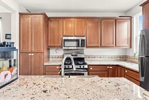 Kitchen - 1143 Ambrosia St, Oxnard, CA 93030 photo 2 of 3