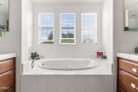 Bath - 1143 Ambrosia St, Oxnard, CA 93030 photo 3 of 7