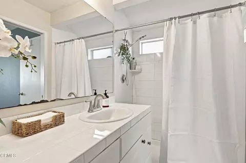 Bath - 2206 Derby St, Camarillo, CA 93010 photo 2 of 3