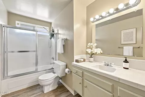 Bath - 2206 Derby St, Camarillo, CA 93010 photo 1 of 3