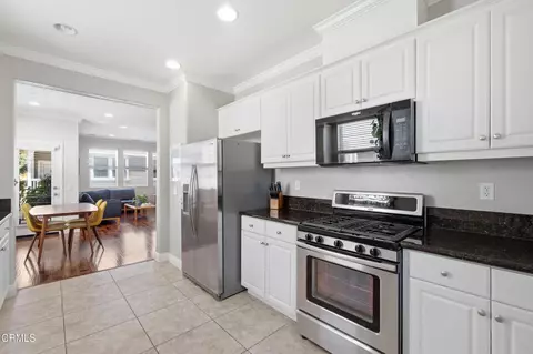 Kitchen - 3146 N Ventura Rd, Oxnard, CA 93036 photo 4 of 5