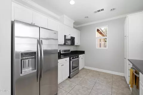 Kitchen - 3146 N Ventura Rd, Oxnard, CA 93036 photo 3 of 5