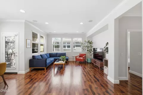 Living - 3146 N Ventura Rd, Oxnard, CA 93036 photo 2 of 4
